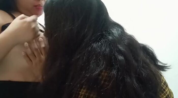 Real lesbo lovers making out and sucking off huge melons