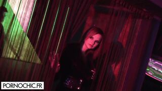 2 swingers meet a Goddess blonde for a Double Penetration