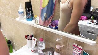 Sexwife into the shower