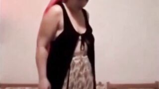 Arab mom Zina's homely masturbation