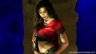 Making Her Sexiest Dance For You just to express her