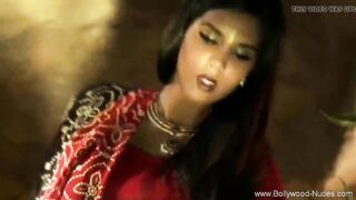 Making Her Sexiest Dance For You just to express her