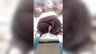 Solo chick finger fucked
