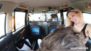 Comfortable riding with Cutie blonde