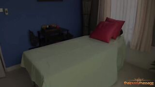 Thai women cheats on her BF with the masseur