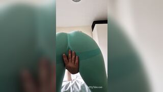 Pose my cameltoe through pants