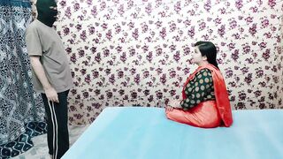 Irresistible desi madam getting sex from her house worker boy