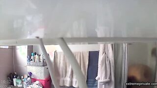 sneaky peeking at my naked stepsister