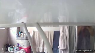 sneaky peeking at my naked stepsister
