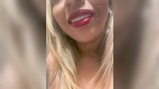 Amazing turned on mom