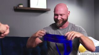 Stepdad Killian Knox fucked his twink stepson Asher Day