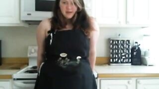babe Fat BBW wifey showing off her hubby inside the kitchen