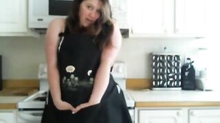 babe Fat BBW wifey showing off her hubby inside the kitchen