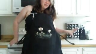 babe Fat BBW wifey showing off her hubby inside the kitchen