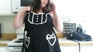 babe Fat BBW wifey showing off her hubby inside the kitchen