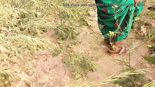 सरसों के खेत मे सासुर जी ने जबरदस्ती चोद दिया