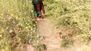 सरसों के खेत मे सासुर जी ने जबरदस्ती चोद दिया