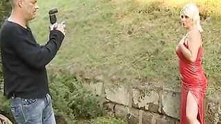 Chubby cougar screams all the time during long penis sex