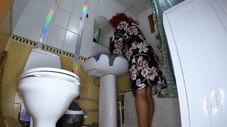 stepmom showed her long booty and knelt down for anal