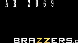 BRAZZERS - Jewels Jade Getting Ass Banged! in Space