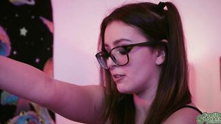 Leana Lovings makes a move for a threeway fucking