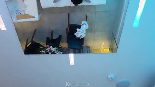 She blown my huge dick a lot inside the hydromassage