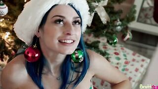 Unwrapping Step Sis For Christmas - S12:E5