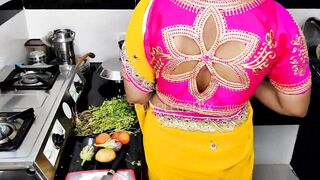 Into the Komal kitchen, the mother-inside-law was making out with her
