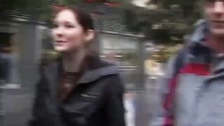 Auf der Strasse aufgerissen - (Original Full Clip uncut)