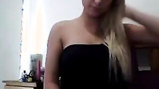 Pregnant Babe loves fingerfucking on webcam