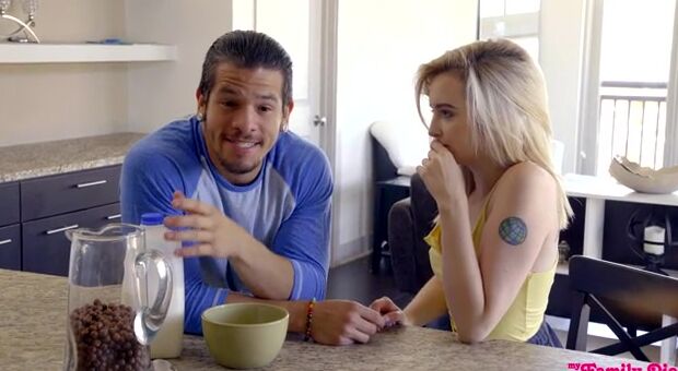 Family Breakfast - S4:E5