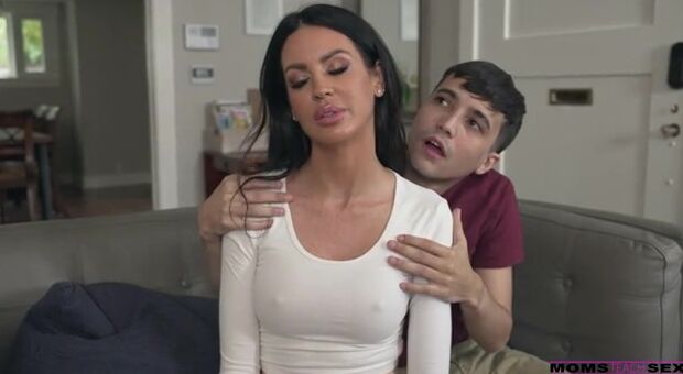 Bareback With My Stepmom - S17:E3