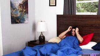 Helping Out My Stepmom - S15:E4
