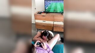 Making BF CUM while he plays ps4