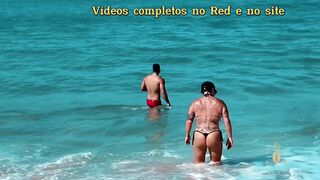 I meeting 2 hotties on the beach, and I banged