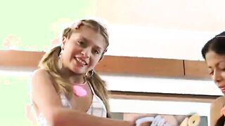 Thin teenie dyke hot finger bang