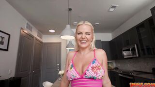Slimthick Vic shows off her dangerous curves