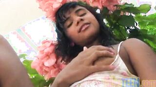 Tobie Barely Legal touches herself into solo video