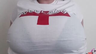 Sara Willis can Seduce you on Web Cam with her Gigantic Bouncing Boobs