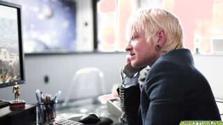 Studs fucks as they wait for the interview