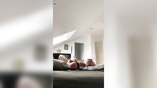 Bombshell Masturbation with no pose just passion