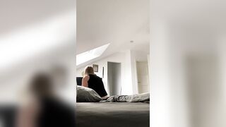 Bombshell Masturbation with no pose just passion