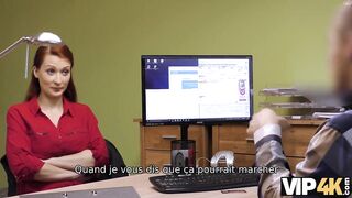 VIP4K. Un médecin vétérinaire avec des sirènes géantes suce et baise pour d