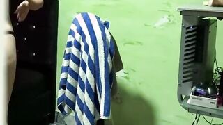 filming my sister and stepsister unnoticed