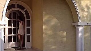 2 babe videos not to be missed by Italian production with Sophie Call, Veronica Bella and their eager friends