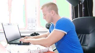 18 Yo casting ends with rough sex