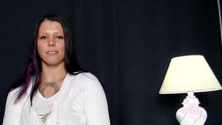 The goddess employee from the photo studio