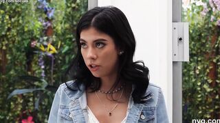Hispanic with VOLUPTUOUS EVERYTHING has multiple orgasm during her audition what is there not to like!