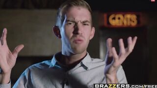 Brazzers Exxtra - Danny D Life On The Road %28XXX Parody%29 clip starring Viola Bailey and Danny D