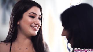 Alyx and Queenie's naughty bonding